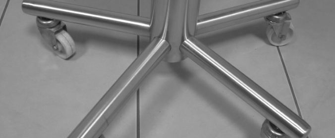 sgabello inox autoclavabile con ruote